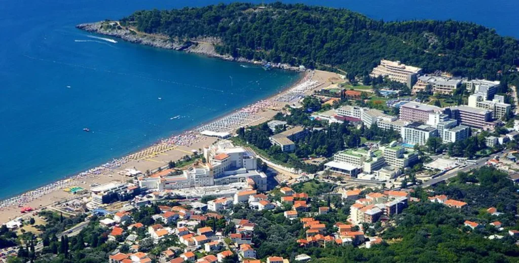 Full Guide to Bečići: Lifestyle, Beaches, Infrastructure, and Real Estate