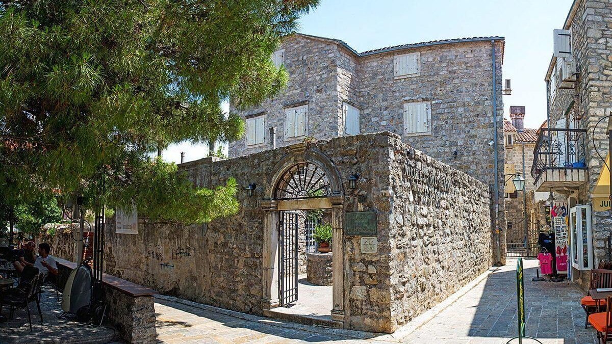 Топ-10 достопримечательностей и развлечений в Будве