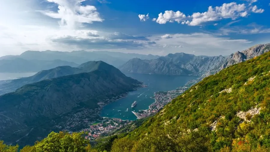 Полный путеводитель по Котору: Образ жизни, пляжи, инфраструктура и недвижимость