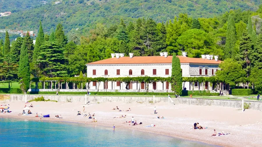 Топ-10 достопримечательностей, которые стоит посмотреть и чем заняться в Свети-Стефане