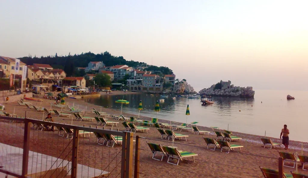 Топ-10 достопримечательностей, которые стоит посмотреть и чем заняться в Свети-Стефане