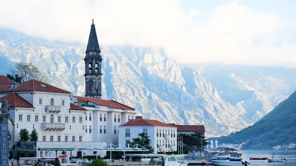 Full Guide to Perast: Lifestyle, Beaches, Infrastructure, and Real Estate
